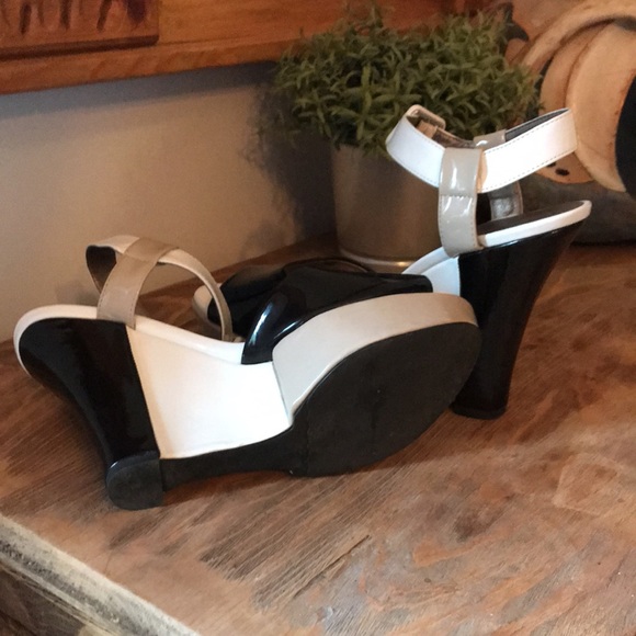 Sandals - Picture 4 of 5